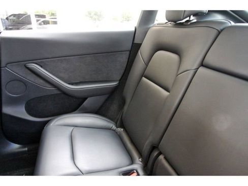 Used 2023 Tesla Model Y Long Range AWD/4WD image 11