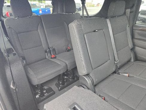 Used 2024 GMC Yukon XL SLE w/ Gmc Pro Safety Plus Package AWD/4WD image 24