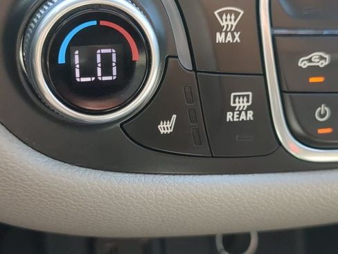 Used 2018 Chevrolet Equinox LT w/ Sun & Infotainment Package AWD/4WD image 22