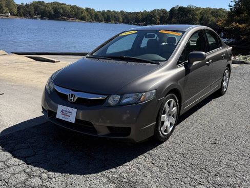 Used 2011 Honda Civic LX image 4