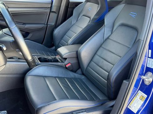 Used 2022 Volkswagen Golf R AWD/4WD image 4