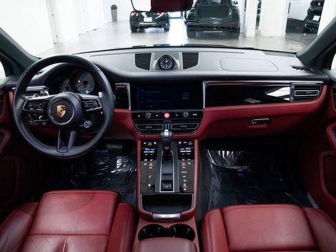 Used 2024 Porsche Macan S AWD/4WD image 9