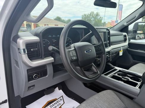 Used 2025 Ford F250 XLT w/ FX4 Off-Road Package AWD/4WD image 12