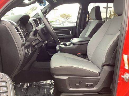 Used 2024 RAM 2500 Big Horn w/ Bed Utility Group image 8