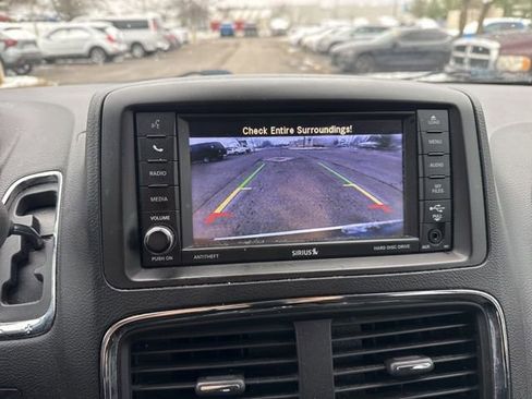 Used 2019 Dodge Grand Caravan SE w/ UConnect Hands-Free Group image 24