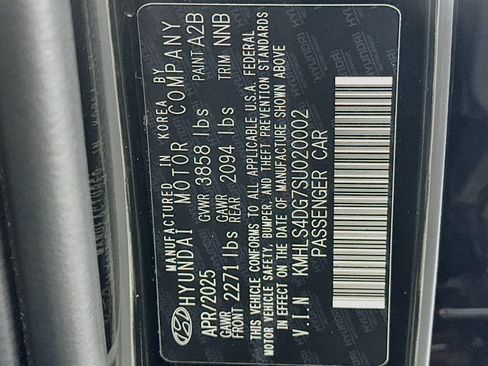 Used 2025 Hyundai Elantra SEL w/ Cargo Package FWD image 12