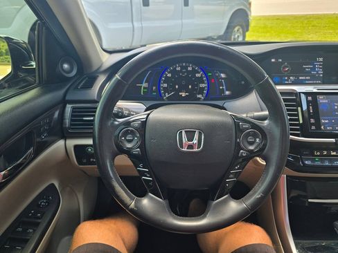 Used 2017 Honda Accord Touring image 23