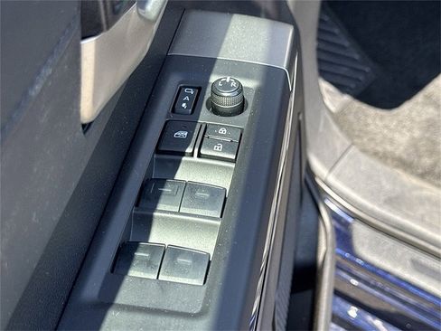 Used 2023 Toyota Tundra Limited image 19