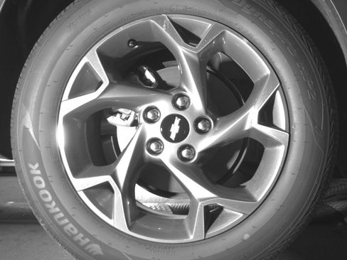 Used 2025 Chevrolet Trax LT w/ LT Convenience Package FWD image 12