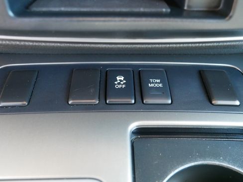 Used 2015 Nissan Armada SV RWD image 31