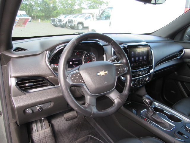 Used 2022 Chevrolet Traverse LT w/ LT Premium Package AWD/4WD image 13