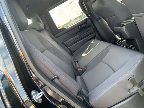 Certified 2024 Toyota Tacoma SR5 AWD/4WD image 12