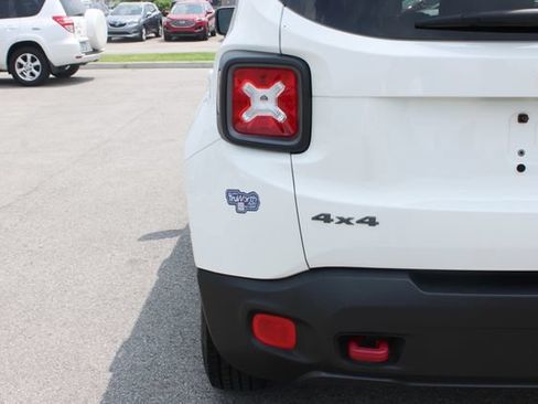 Used 2017 Jeep Renegade Trailhawk w/ Premium Trailhawk Package AWD/4WD image 41