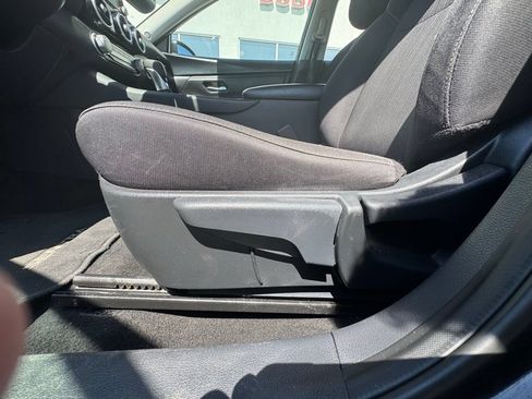 Used 2024 Nissan Sentra SV FWD image 7
