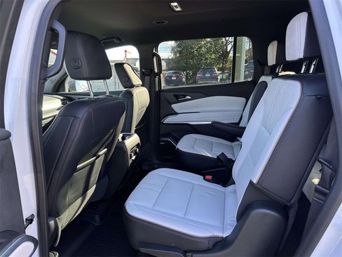 Used 2025 Chevrolet Traverse High Country w/ LPO, Floor Liner Package image 15