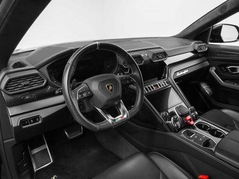 Used 2022 Lamborghini Urus AWD/4WD image 2