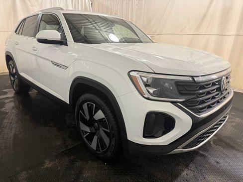 Certified 2024 Volkswagen Atlas Cross Sport SE image 10