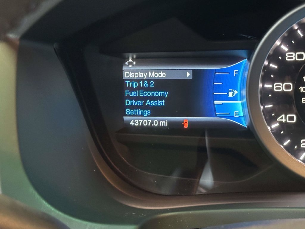 Used 2015 Ford Explorer XLT w/ Equipment Group 202A AWD/4WD image 27