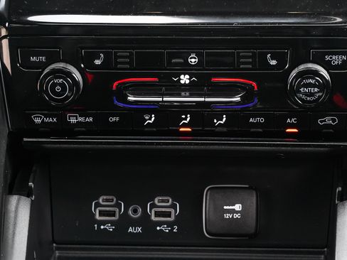Used 2024 Jeep Grand Cherokee L Altitude AWD/4WD image 42