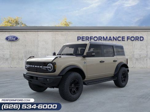 New 2025 Ford Bronco Outer Banks w/ Sasquatch Package image 1