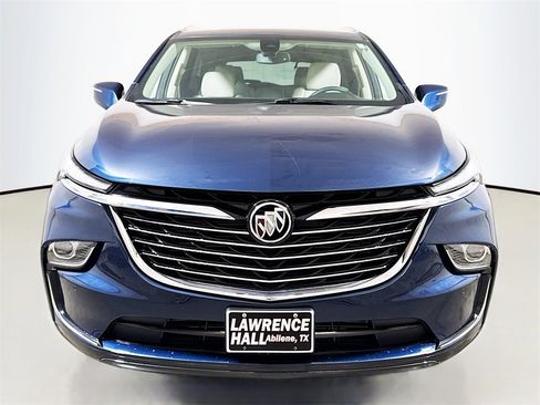 Used 2024 Buick Enclave Essence image 2