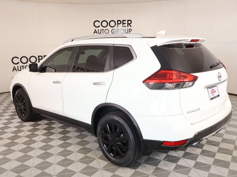 Used 2017 Nissan Rogue S w/ Appearance Package FWD image 21