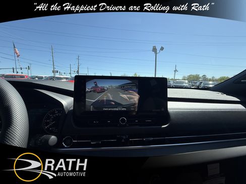 New 2026 Mitsubishi Outlander LE image 16