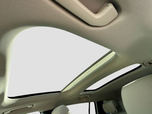 Used 2022 Mercedes-Benz GLB 250 4MATIC image 20