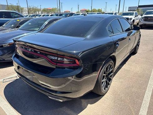 Used 2022 Dodge Charger SXT RWD image 3