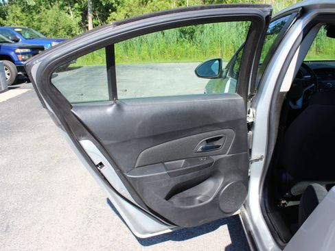 Used 2014 Chevrolet Cruze LT FWD image 25