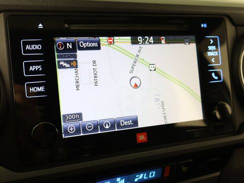 Used 2018 Toyota Tacoma TRD Sport AWD/4WD image 47