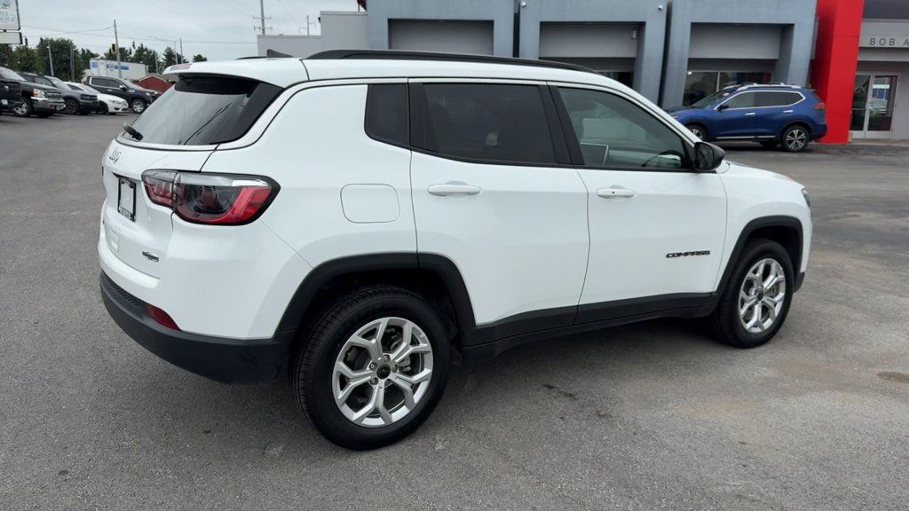 Used 2025 Jeep Compass Latitude w/ Sun & Sound Group AWD/4WD image 7