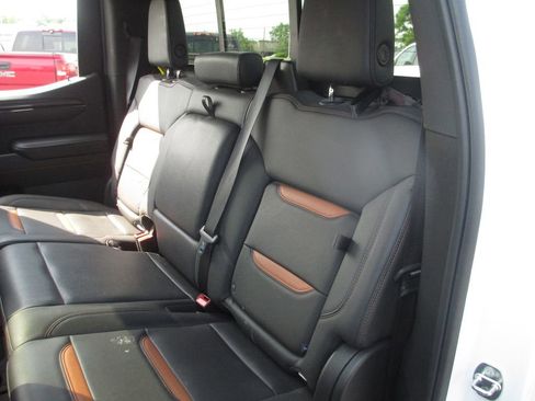 Used 2024 GMC Sierra 1500 AT4 w/ Technology Package AWD/4WD image 24