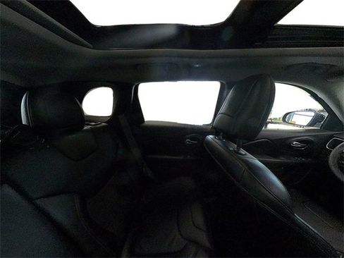 Used 2023 Jeep Cherokee Altitude Lux w/ Lux Elite Package image 37