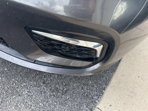 Used 2021 Chrysler Pacifica Touring-L w/ Uconnect Theater Family Group FWD image 3