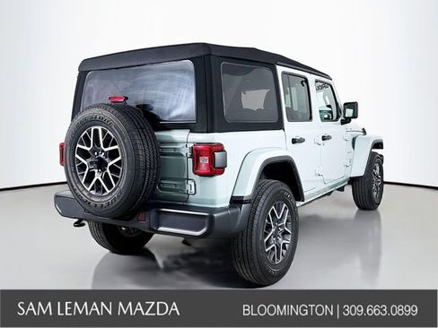 Used 2024 Jeep Wrangler Unlimited Sahara AWD/4WD image 7