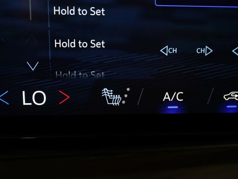 Used 2026 Chevrolet Tahoe Z71 w/ Comfort Package image 26