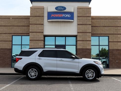 New 2026 Ford Explorer Active w/ Active Comfort Package RWD image 5