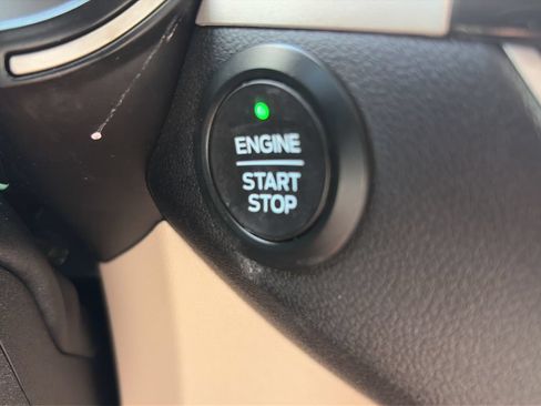 Used 2020 Ford Escape SE FWD image 35
