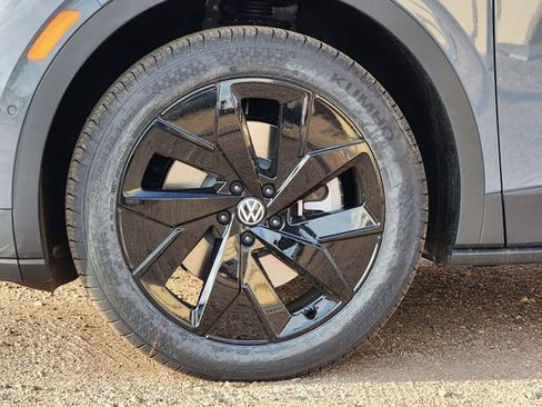 New 2026 Volkswagen ID.4 Pro S image 9