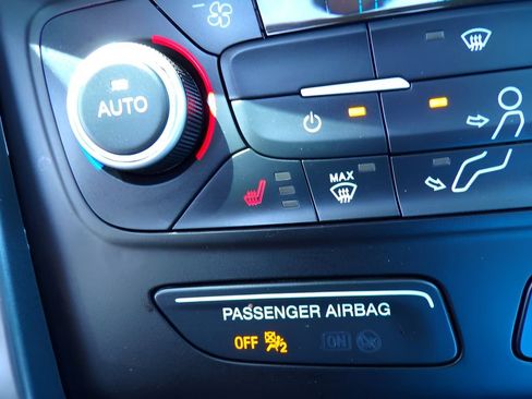 Used 2019 Ford Escape SEL AWD/4WD image 22