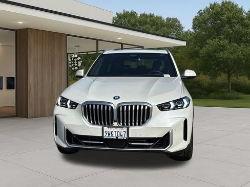 Used 2026 BMW X5 xDrive50e w/ Premium Package AWD/4WD image 3