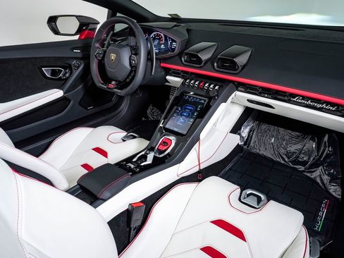 Used 2023 Lamborghini Huracan EVO image 22