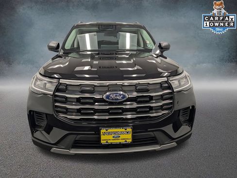 Used 2025 Ford Explorer Active AWD/4WD image 2