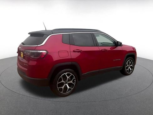 Used 2025 Jeep Compass Limited AWD/4WD image 15