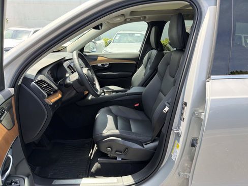 Certified 2024 Volvo XC90 B6 Plus AWD/4WD image 17