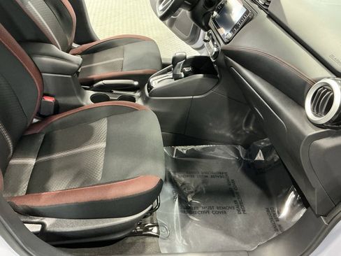 Used 2023 Nissan Versa SR w/ Trunk Package image 17