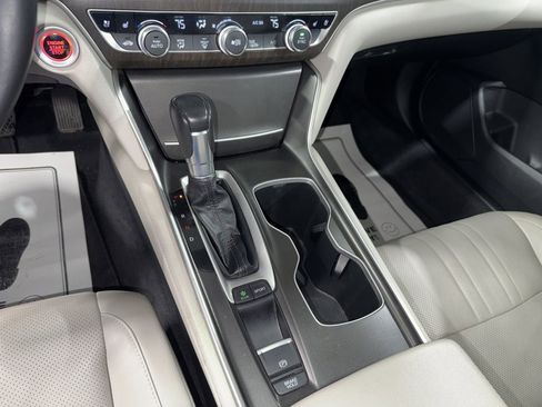 Used 2018 Honda Accord Touring image 28