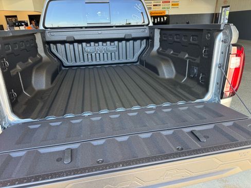 New 2026 GMC Canyon Elevation w/ Convenience Package AWD/4WD image 8