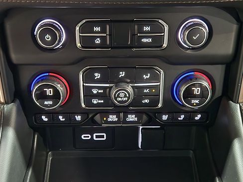 Used 2023 Chevrolet Tahoe High Country w/ Premium Package AWD/4WD image 41